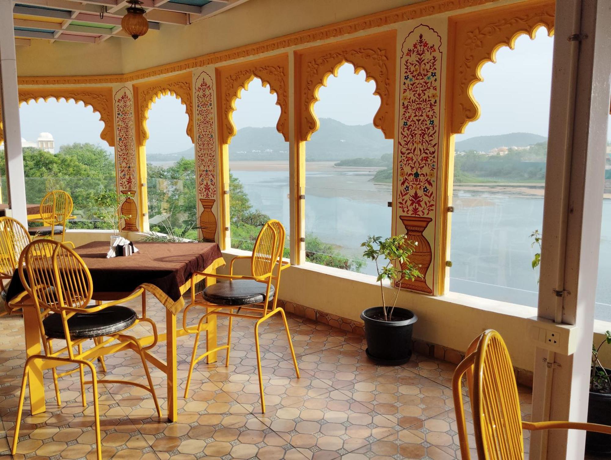 Hotel Jaydurg A Lake Retreat - A Lakeside Hotel - Lakeview Rooftop Cafe - Swimming Pool Udaipur Exterior foto